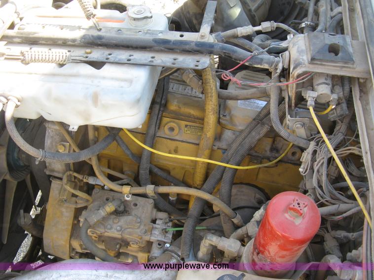 image for item H9474 1995 Ford Aeromax L9000 semi truck