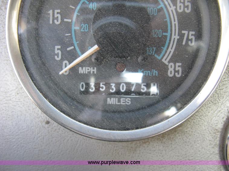 image for item H9474 1995 Ford Aeromax L9000 semi truck