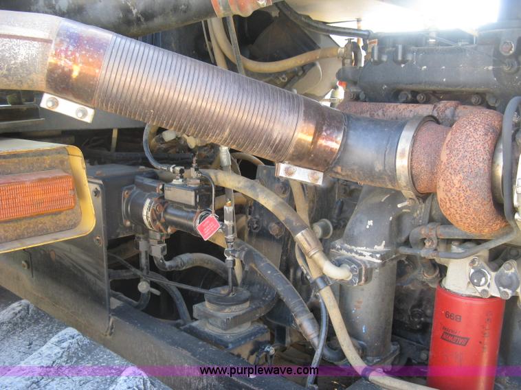 image for item H9476 1996 Caterpillar Challenger 85D tractor