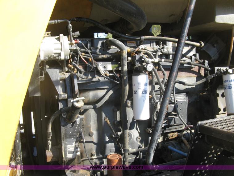 image for item H9476 1996 Caterpillar Challenger 85D tractor