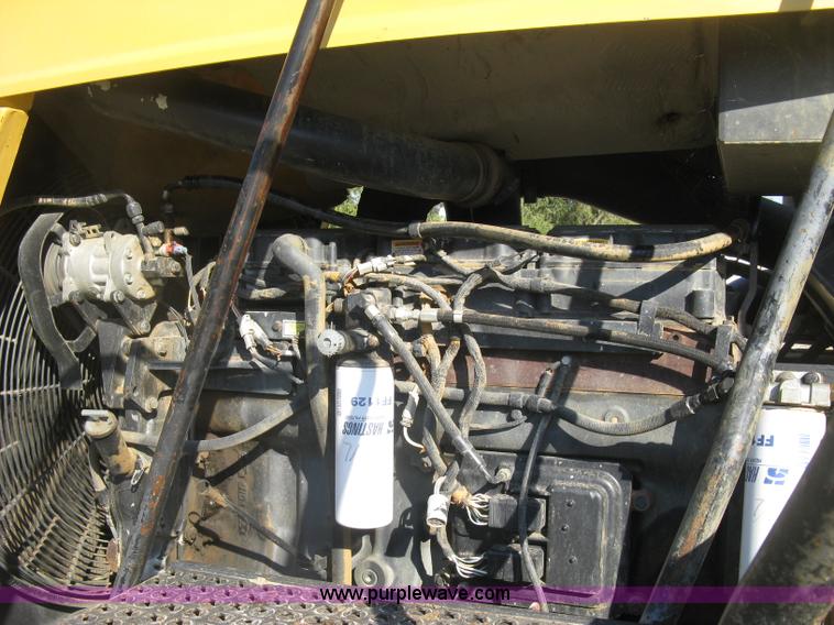 image for item H9476 1996 Caterpillar Challenger 85D tractor