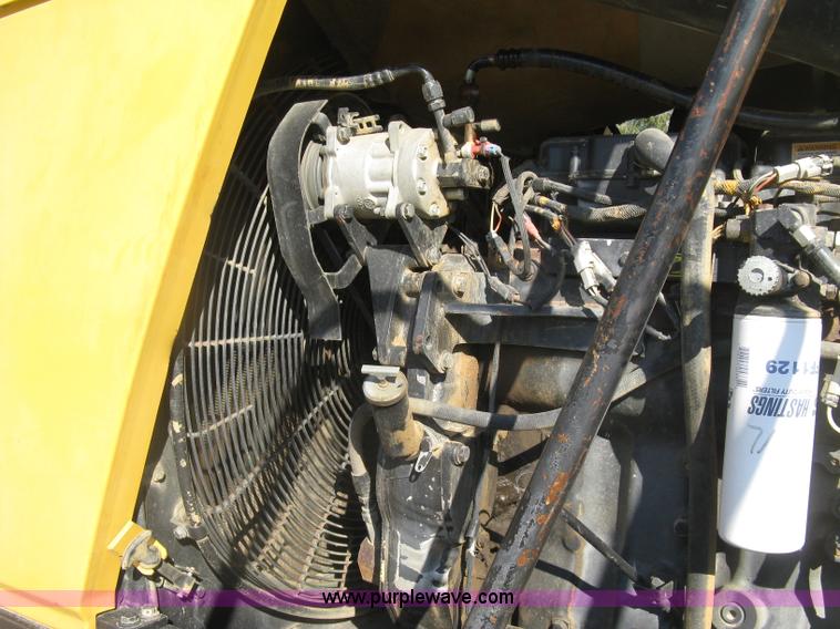 image for item H9476 1996 Caterpillar Challenger 85D tractor