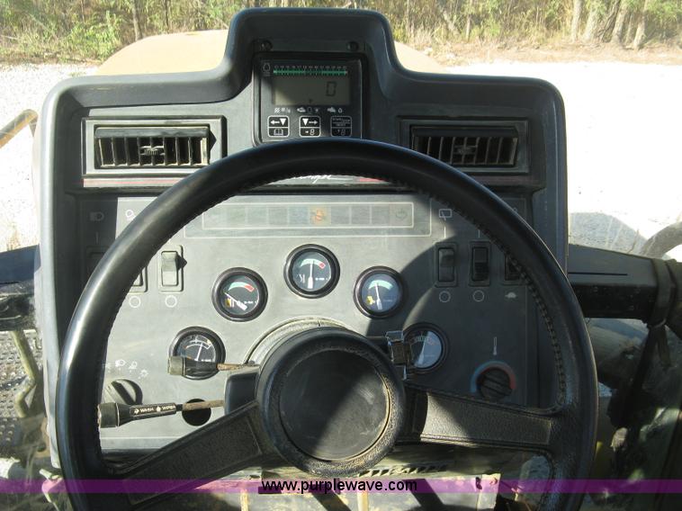 image for item H9476 1996 Caterpillar Challenger 85D tractor