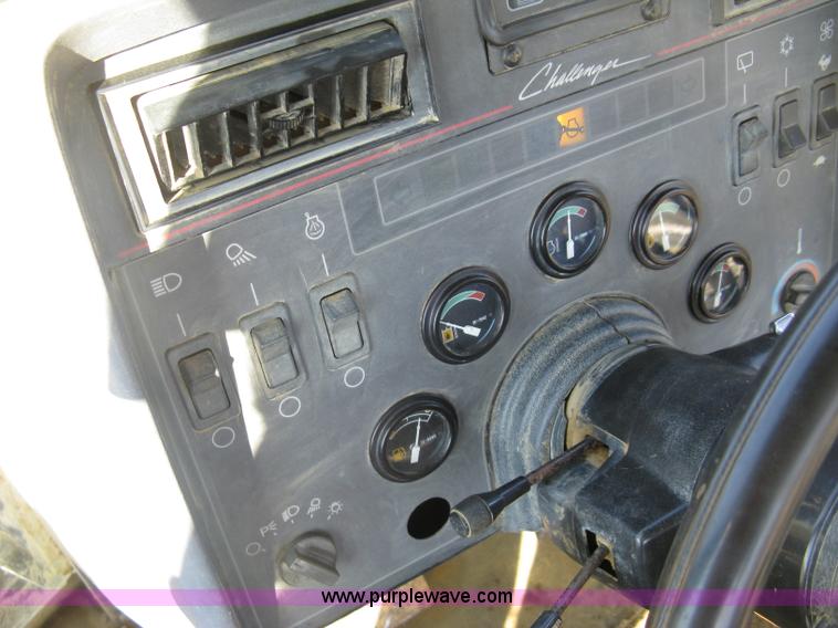 image for item H9476 1996 Caterpillar Challenger 85D tractor