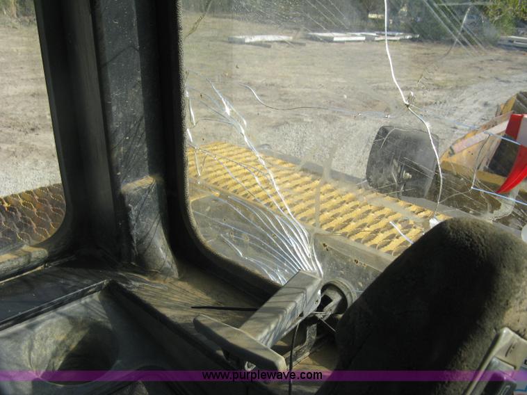 image for item H9476 1996 Caterpillar Challenger 85D tractor