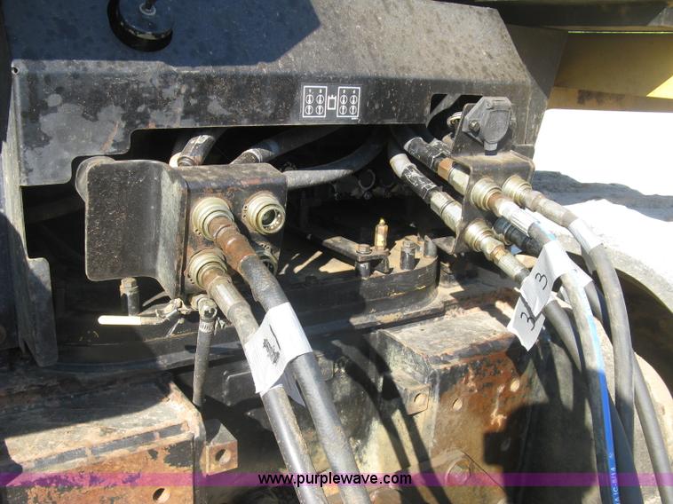 image for item H9476 1996 Caterpillar Challenger 85D tractor