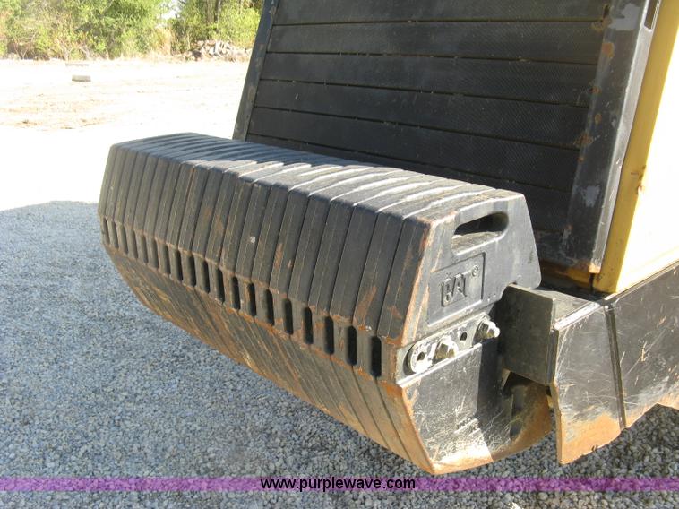 image for item H9476 1996 Caterpillar Challenger 85D tractor