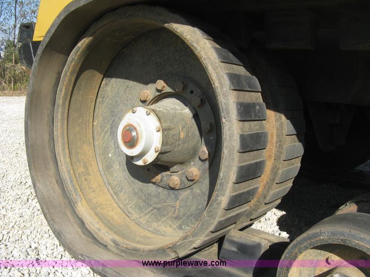 image for item H9476 1996 Caterpillar Challenger 85D tractor