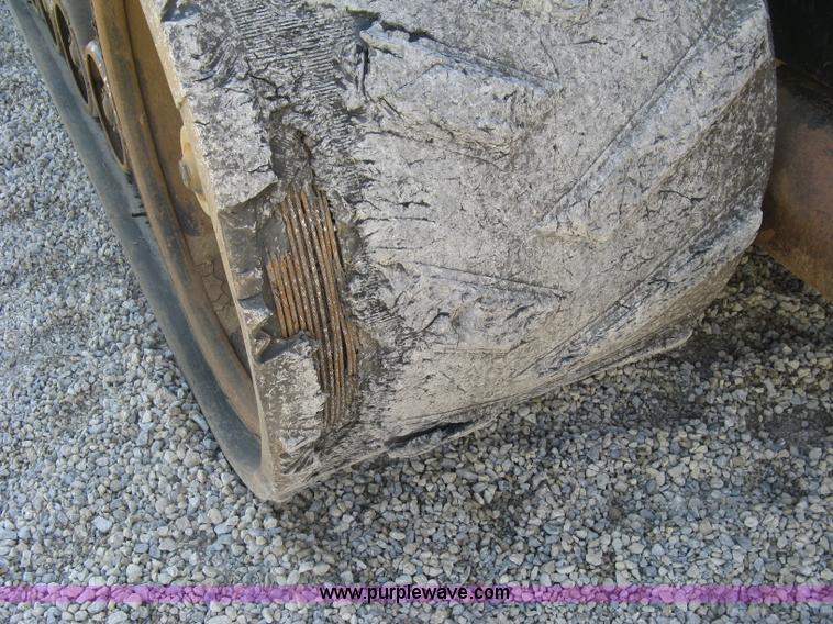 image for item H9476 1996 Caterpillar Challenger 85D tractor