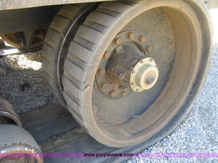 image for item H9476 1996 Caterpillar Challenger 85D tractor