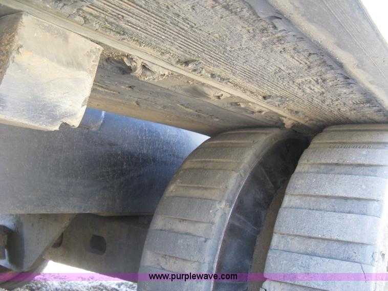 image for item H9476 1996 Caterpillar Challenger 85D tractor