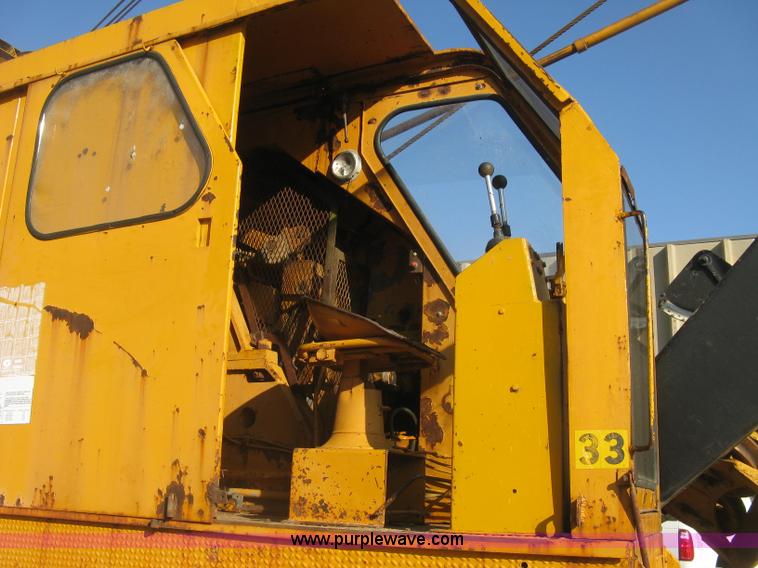 image for item H9477 American 795C lattice boom crane