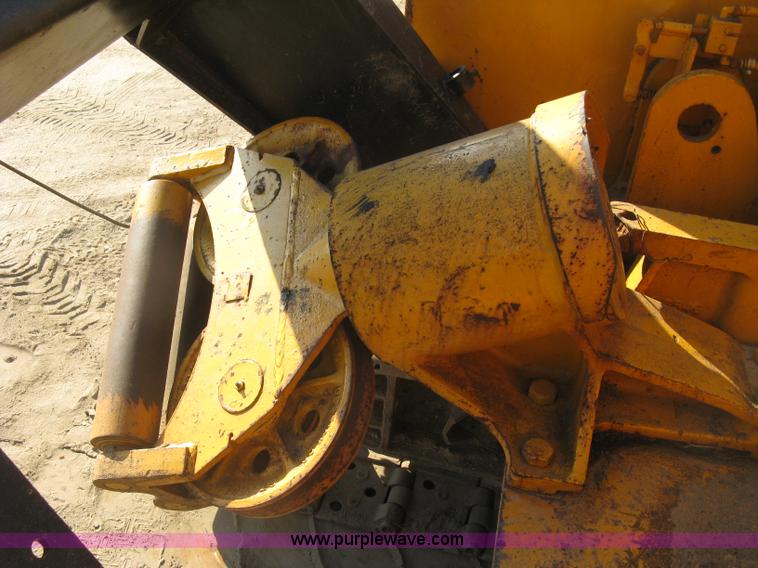 image for item H9477 American 795C lattice boom crane