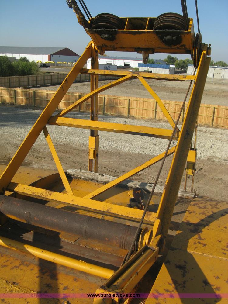 image for item H9477 American 795C lattice boom crane