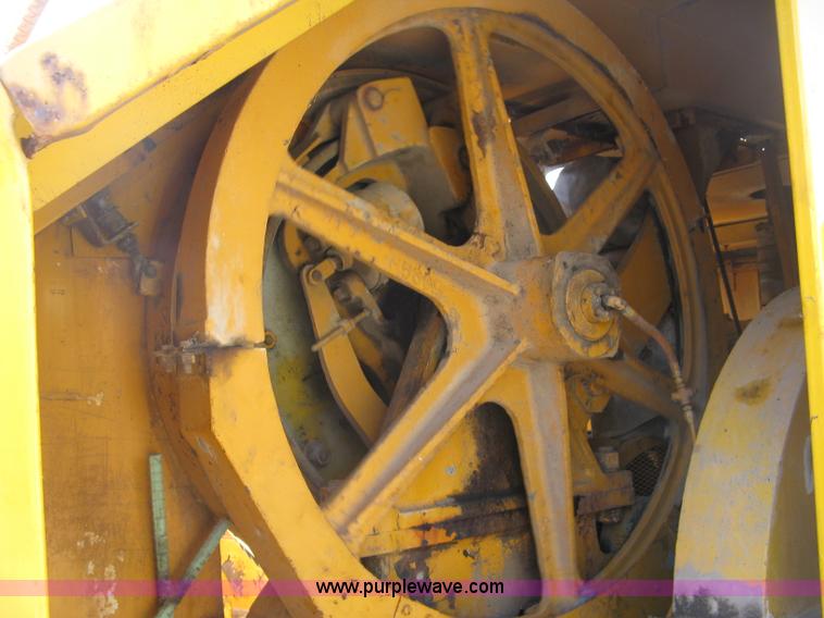 image for item H9477 American 795C lattice boom crane