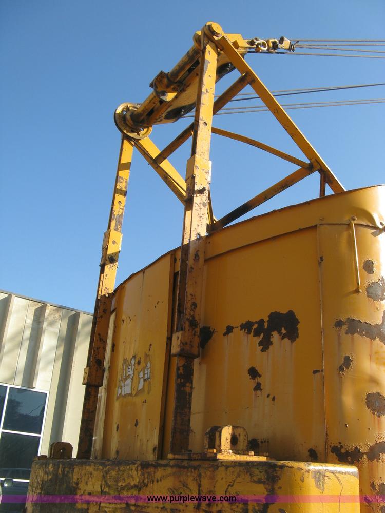 image for item H9477 American 795C lattice boom crane