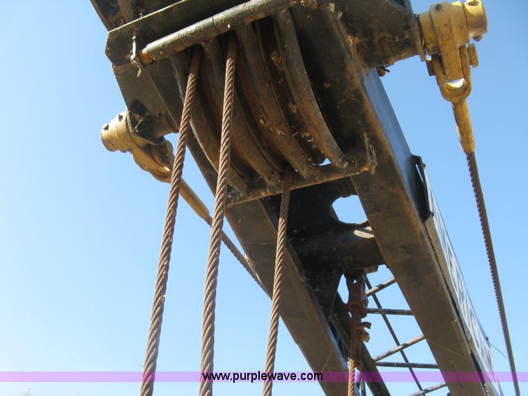 image for item H9477 American 795C lattice boom crane