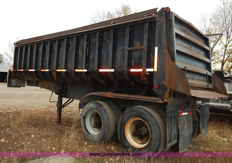 image for item I5276 1986 Fruehauf ND1-F2-22-7DB5-24 dump trailer