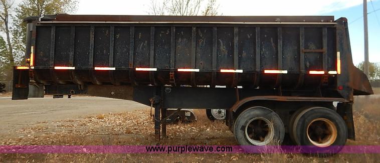image for item I5276 1986 Fruehauf ND1-F2-22-7DB5-24 dump trailer