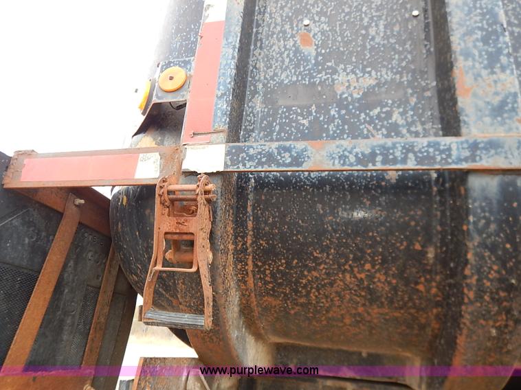 image for item I5276 1986 Fruehauf ND1-F2-22-7DB5-24 dump trailer