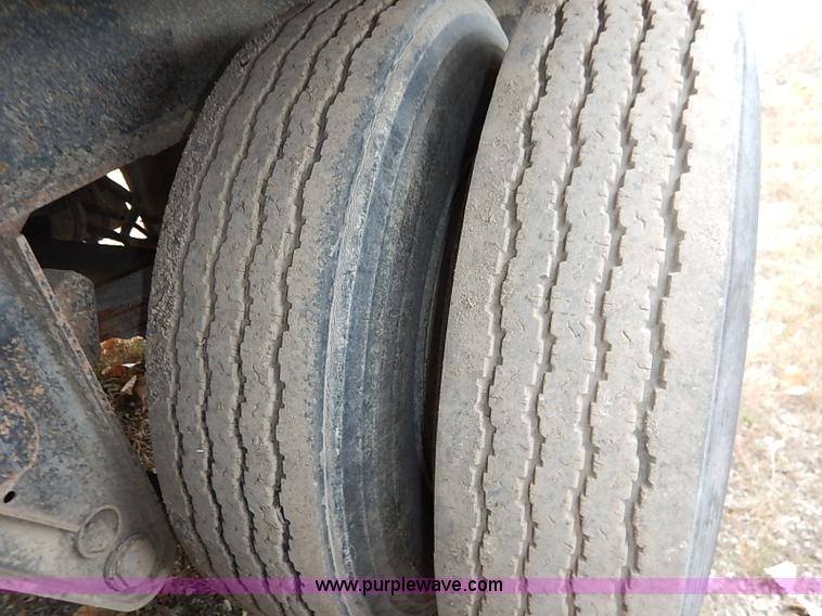 image for item I5276 1986 Fruehauf ND1-F2-22-7DB5-24 dump trailer