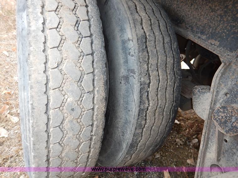 image for item I5276 1986 Fruehauf ND1-F2-22-7DB5-24 dump trailer