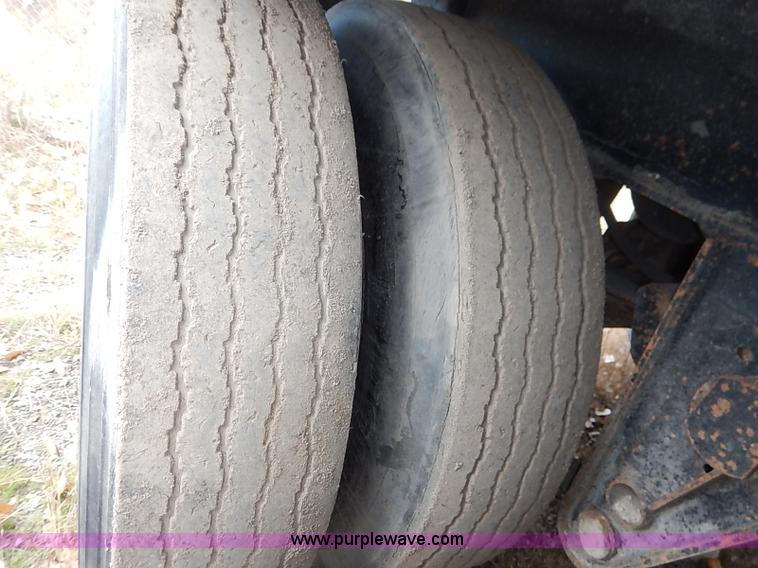 image for item I5276 1986 Fruehauf ND1-F2-22-7DB5-24 dump trailer