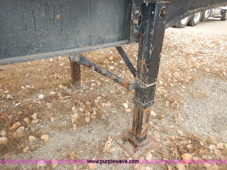 image for item I5276 1986 Fruehauf ND1-F2-22-7DB5-24 dump trailer