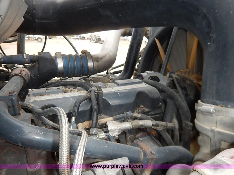 image for item I5277 2007 Mack CHN613 semi truck