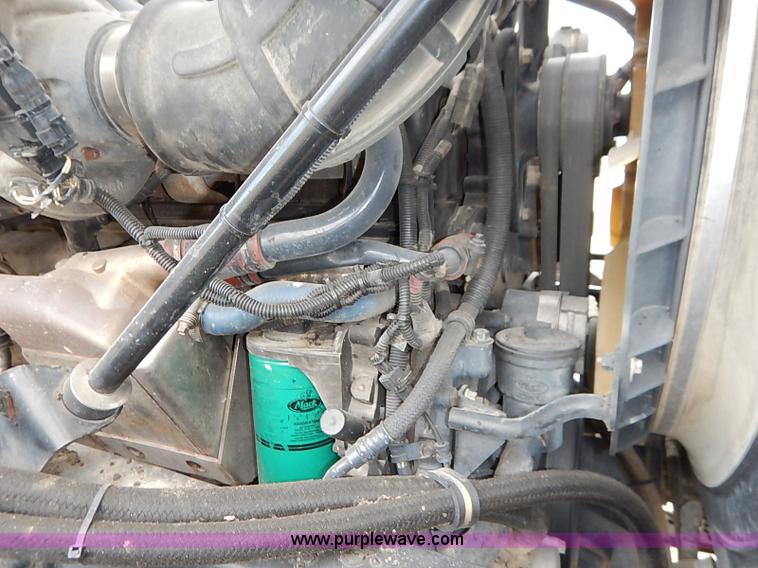 image for item I5277 2007 Mack CHN613 semi truck