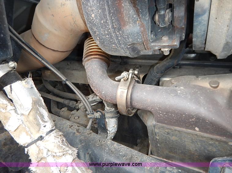 image for item I5277 2007 Mack CHN613 semi truck