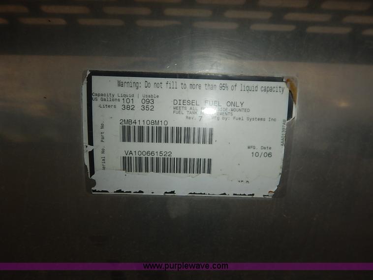 image for item I5277 2007 Mack CHN613 semi truck