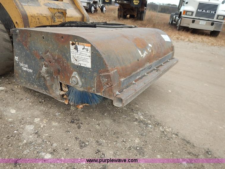 image for item I5278 Bobcat sweeper