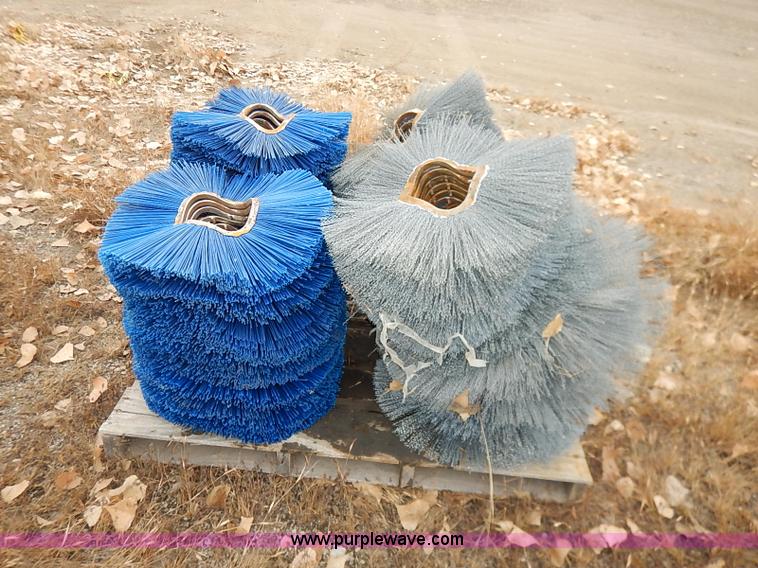 image for item I5278 Bobcat sweeper