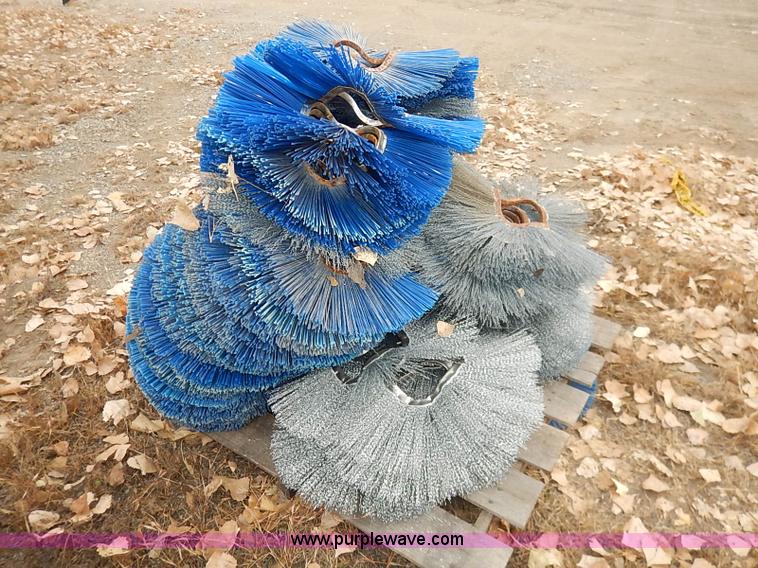 image for item I5278 Bobcat sweeper