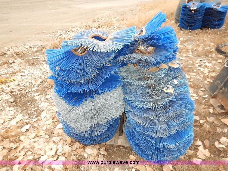 image for item I5278 Bobcat sweeper