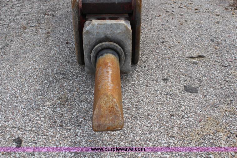 image for item I5906 NPK 8XA breaker