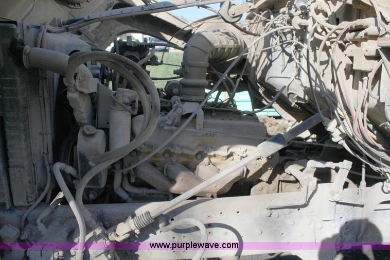 image for item I5907 1984 Ford LT8000 water truck