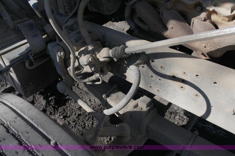 image for item I5907 1984 Ford LT8000 water truck