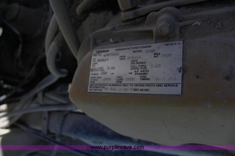 image for item I5907 1984 Ford LT8000 water truck