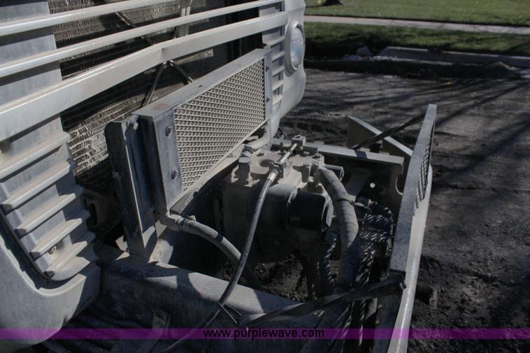 image for item I5907 1984 Ford LT8000 water truck