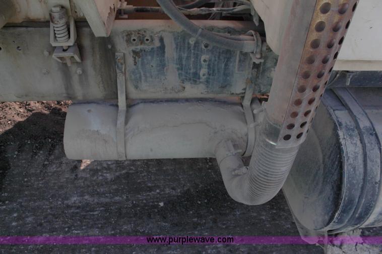 image for item I5907 1984 Ford LT8000 water truck