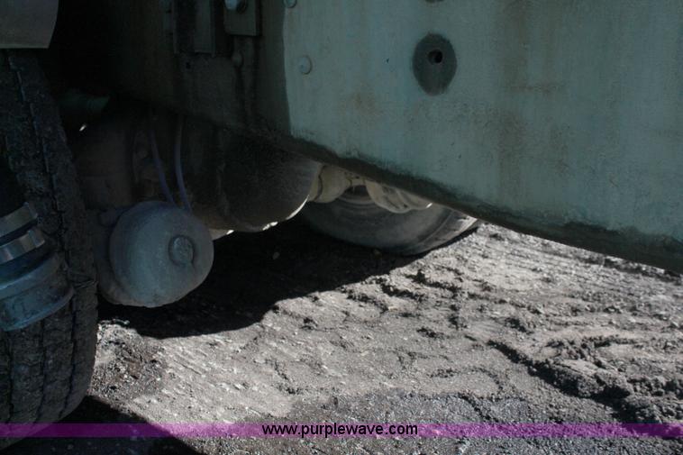 image for item I5907 1984 Ford LT8000 water truck