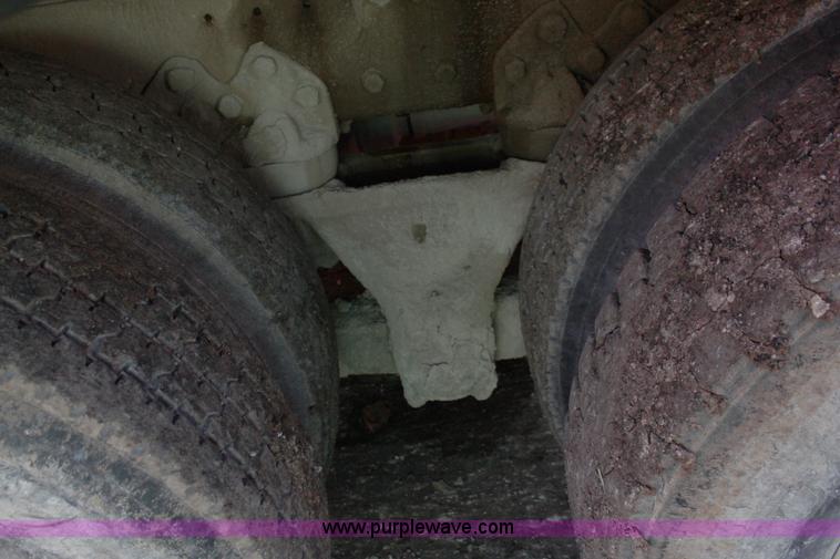 image for item I5907 1984 Ford LT8000 water truck