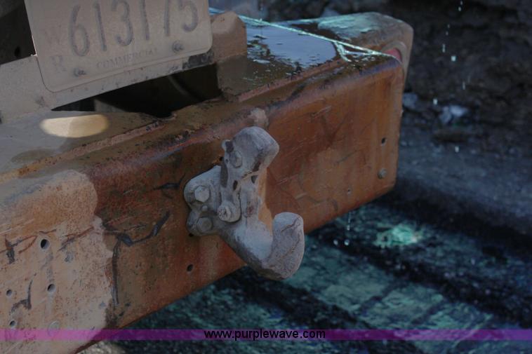 image for item I5907 1984 Ford LT8000 water truck