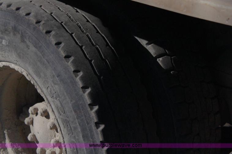 image for item I5907 1984 Ford LT8000 water truck