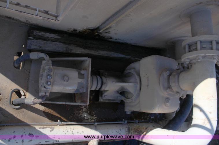 image for item I5907 1984 Ford LT8000 water truck