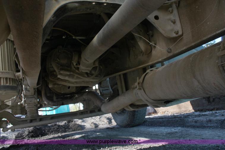 image for item I5907 1984 Ford LT8000 water truck