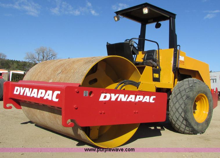image for item I6723 1996 Dynapac CA251D 25 series smooth drum roller