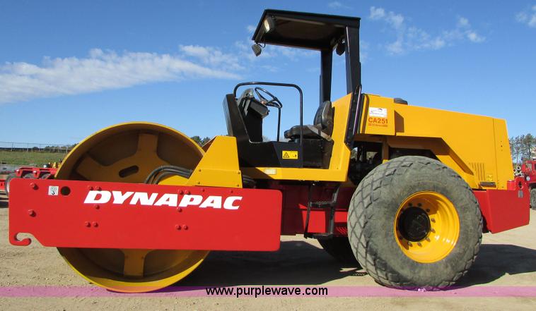 image for item I6723 1996 Dynapac CA251D 25 series smooth drum roller